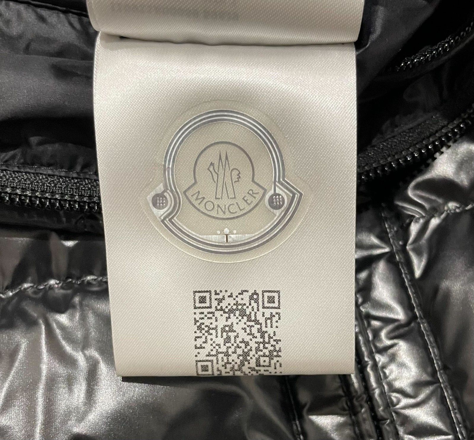 MONCLER/L（3） /ブラック /ダウンジャケット/AKAISHI/型番