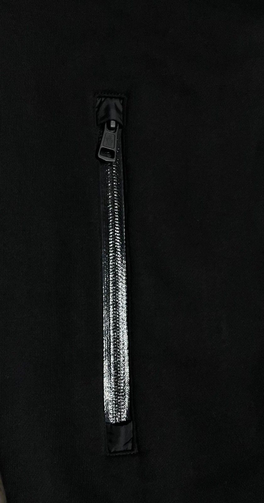 MONCLER/L/ブラック /ジップアップパーカー /型番 H20938G00034V8183