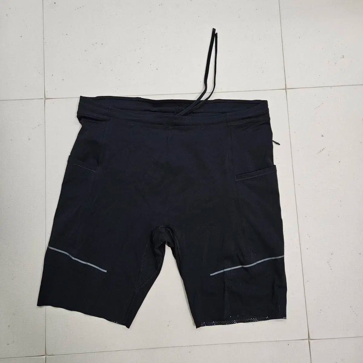 ルルレモン RESONANCE pt.1 The Past Ver. ハーフ タイツ Lサイズ