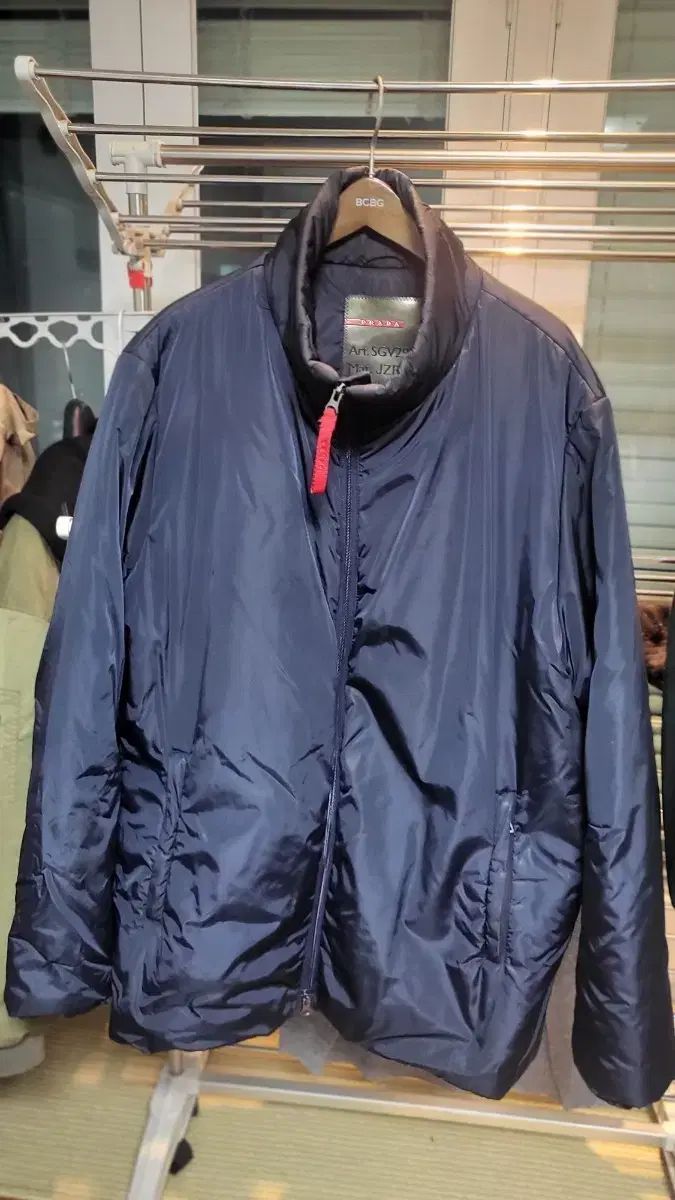 PRADA ネイビー ダウン アウター