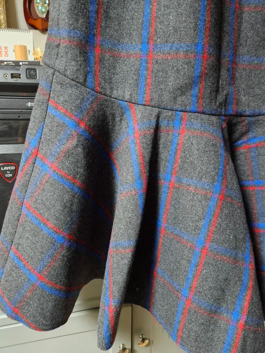 ラッキーシュエトゥ CHECK スカート