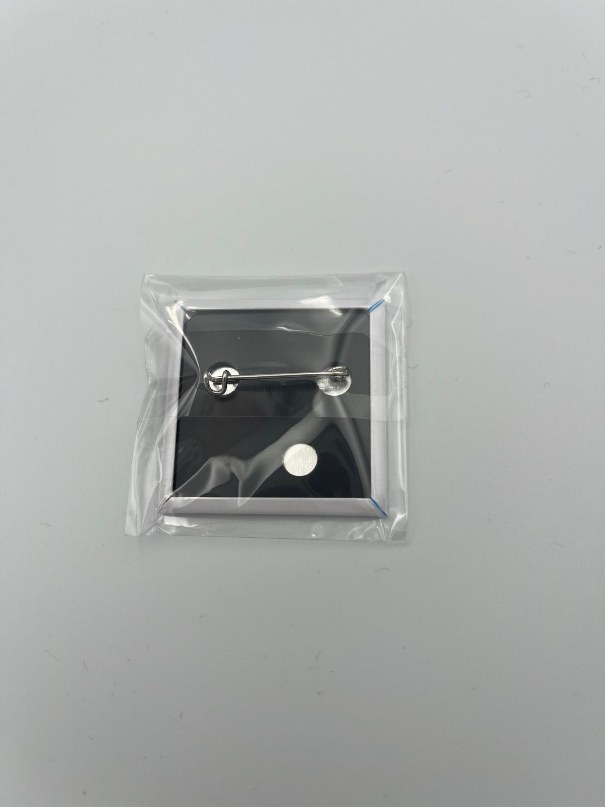 ジャンプSQ 当選品 100名限定 サイン色紙角缶バッジ 青の祓魔師 - メルカリ