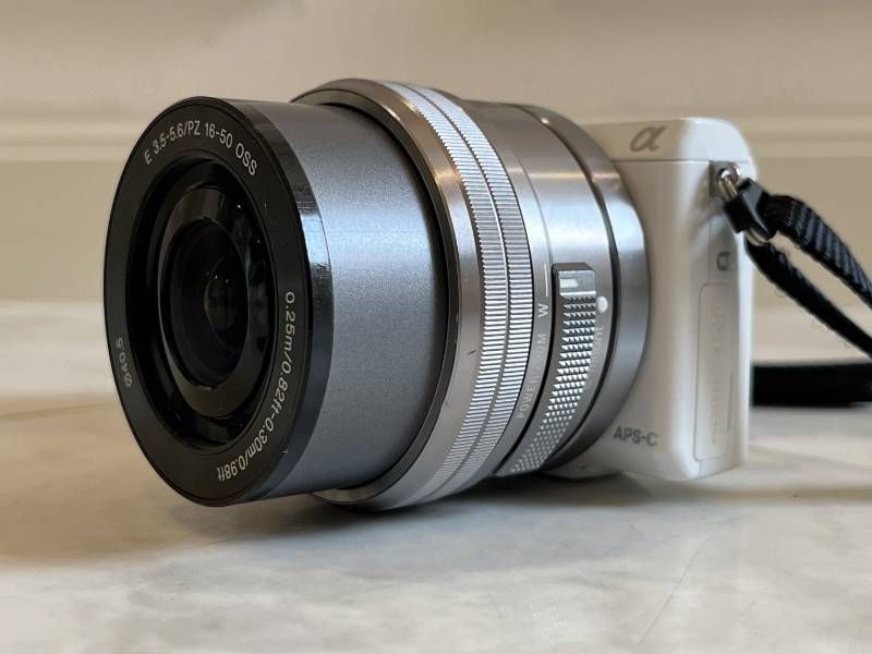  SONY NEX 5 R ミラーレス一眼カメラ ホワイト ズームレンズ ミラーレス一眼 デジタルカメラ