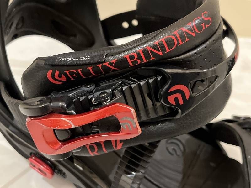 ブラック スノーボード