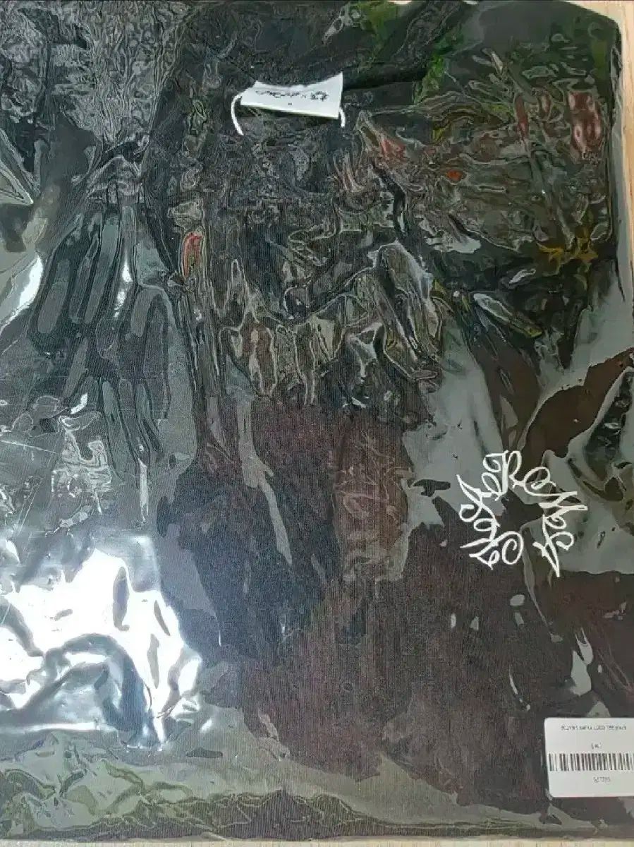 hebiジョーンカフカ Kafka Tシャツ