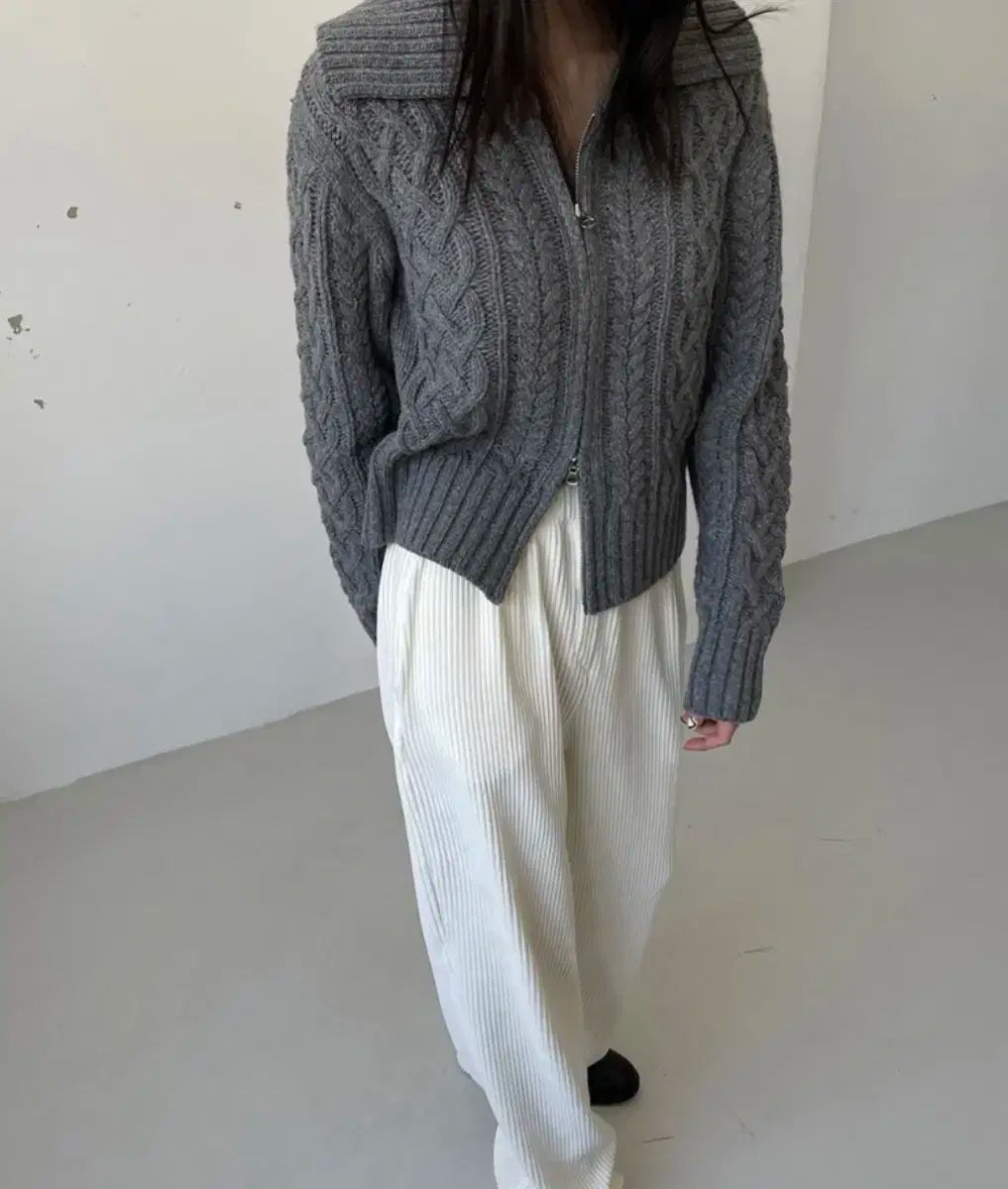 ジップアップニット グレー