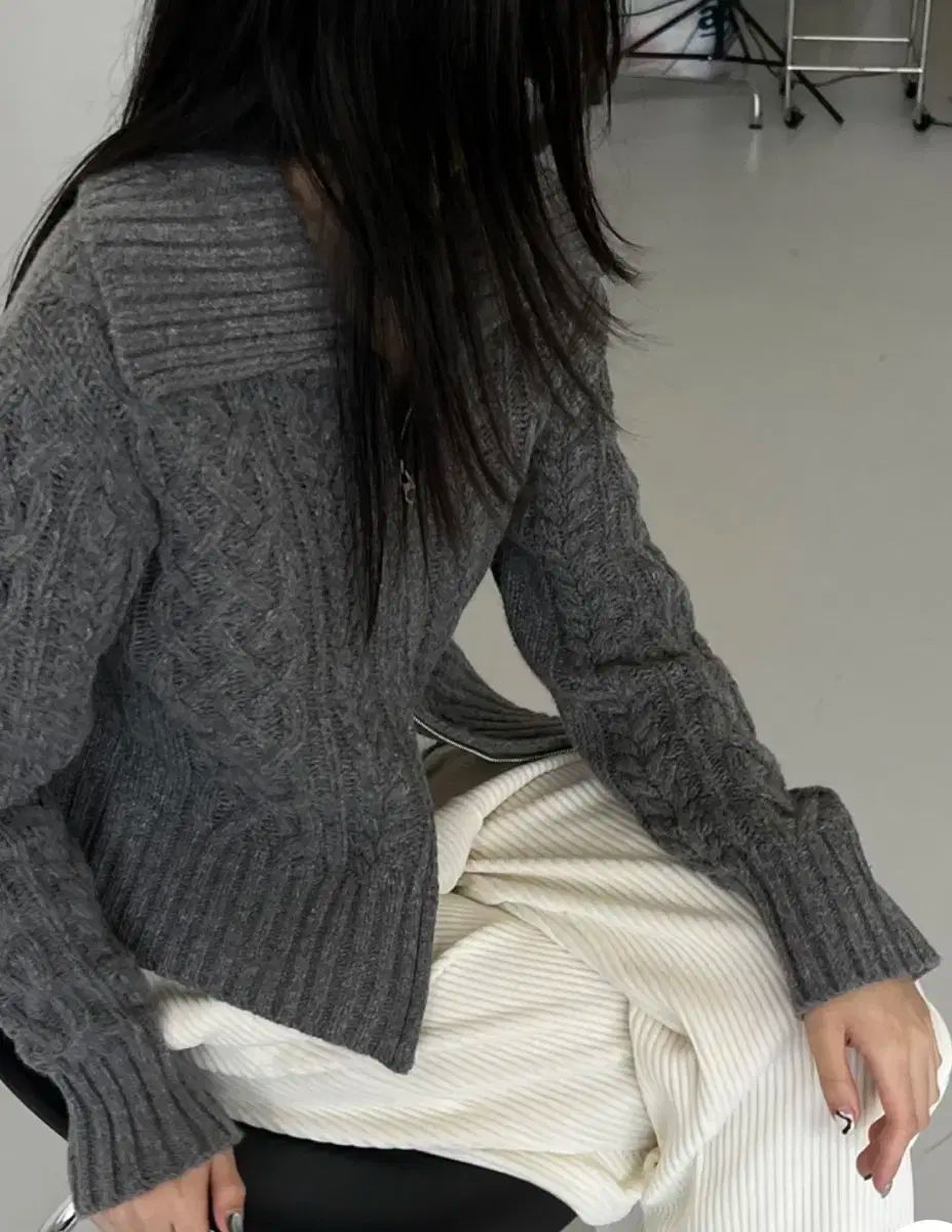 THE VERLIN ケーブル編み ジップアップニット グレー