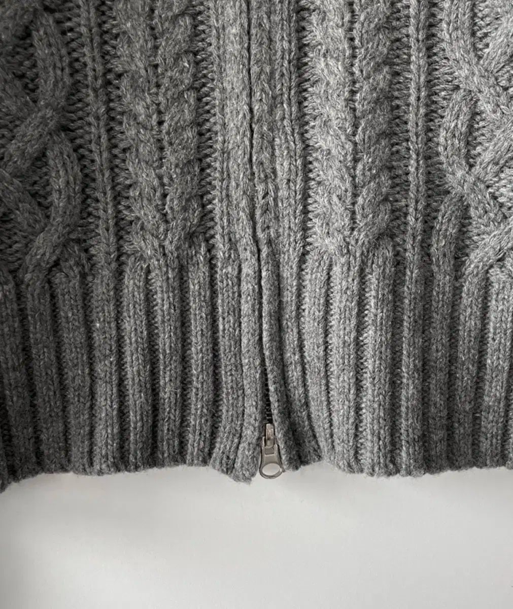 ジップアップニット グレー