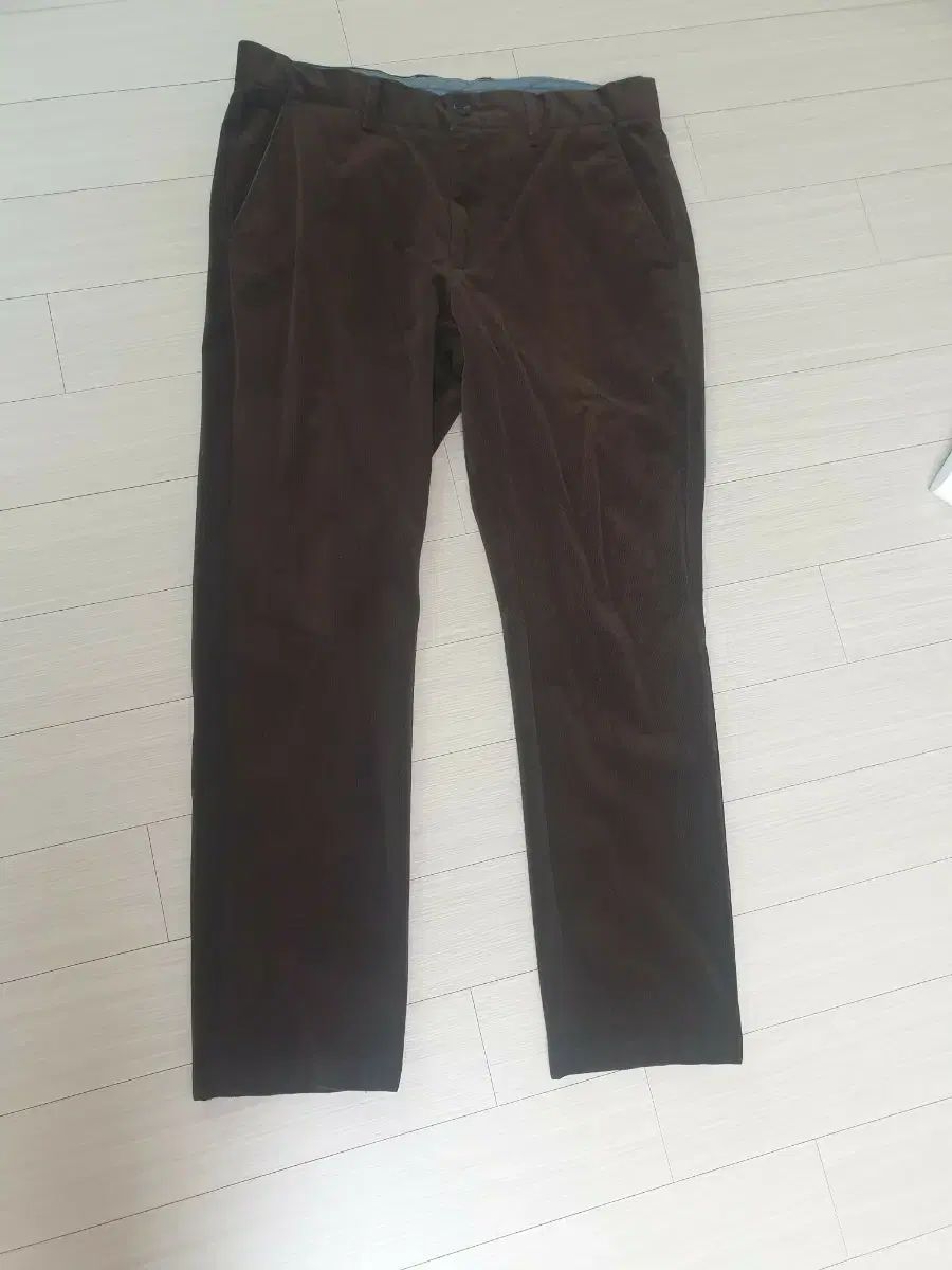 モンクレール コーデュロイ ズボン