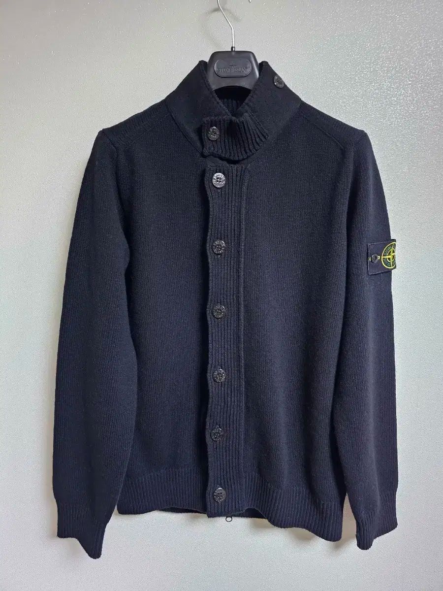 ストーンアイランド ハイネック ウール カーディガン