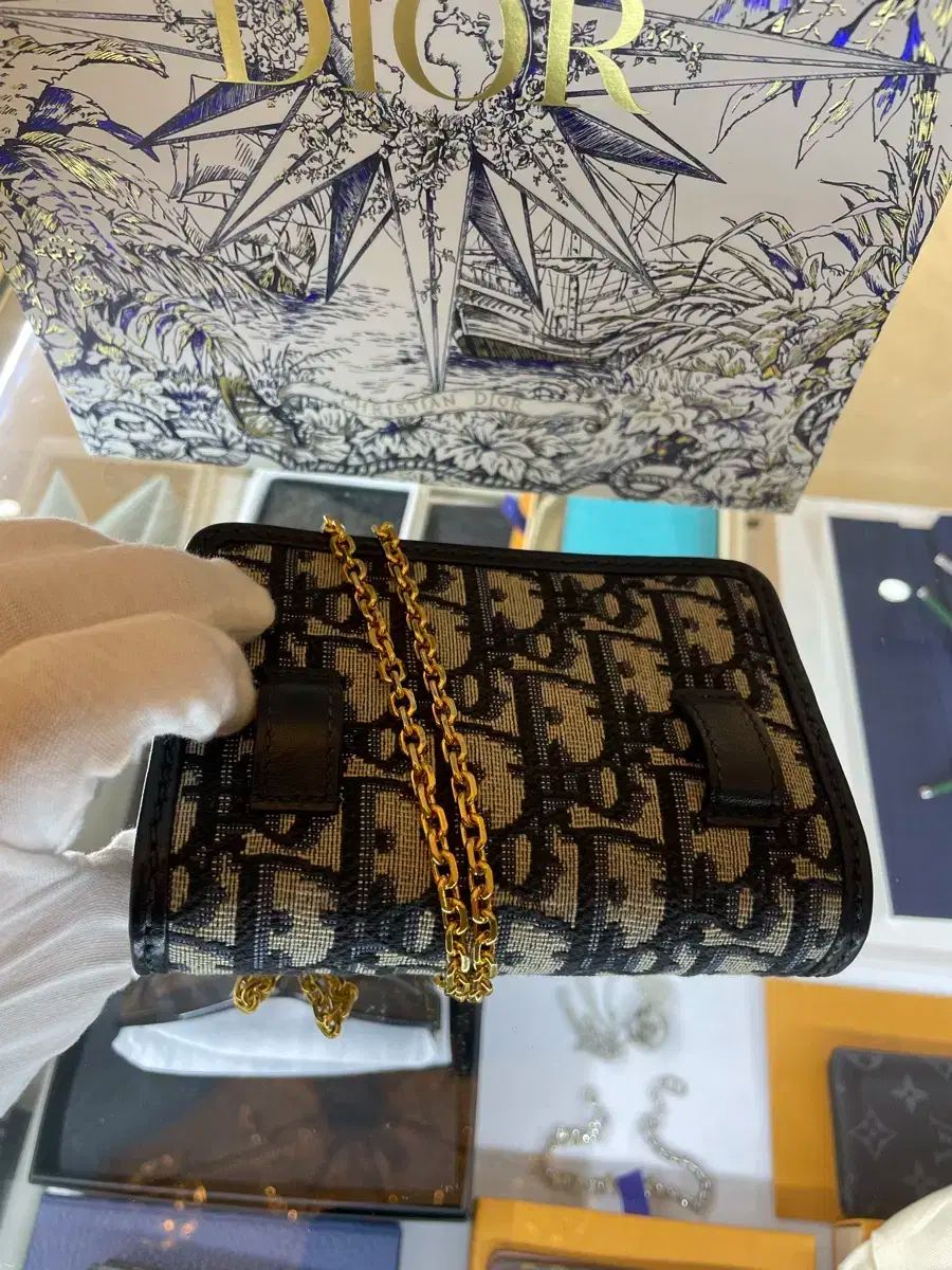 ディオール モンテーニュ ナノ チェーンバッグ