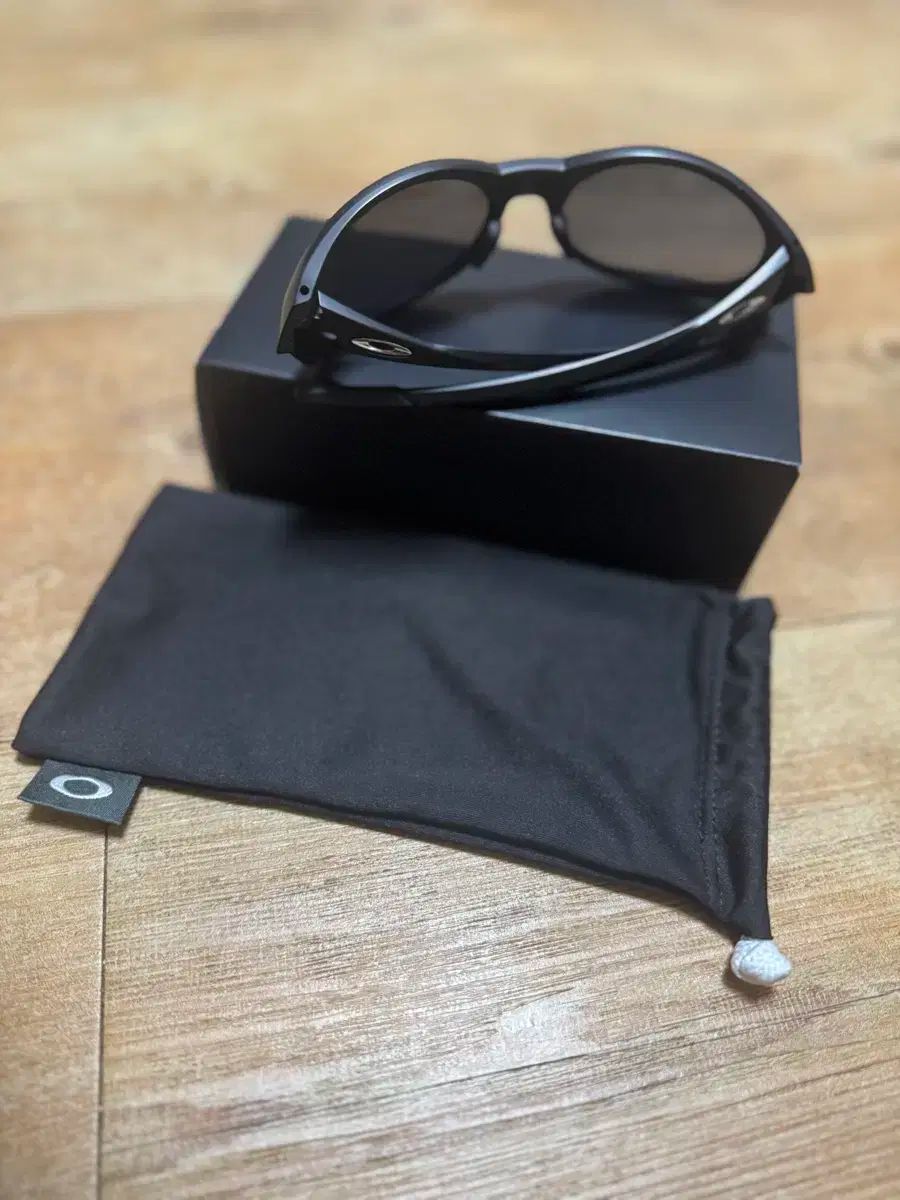 オークリー REDUX サングラス