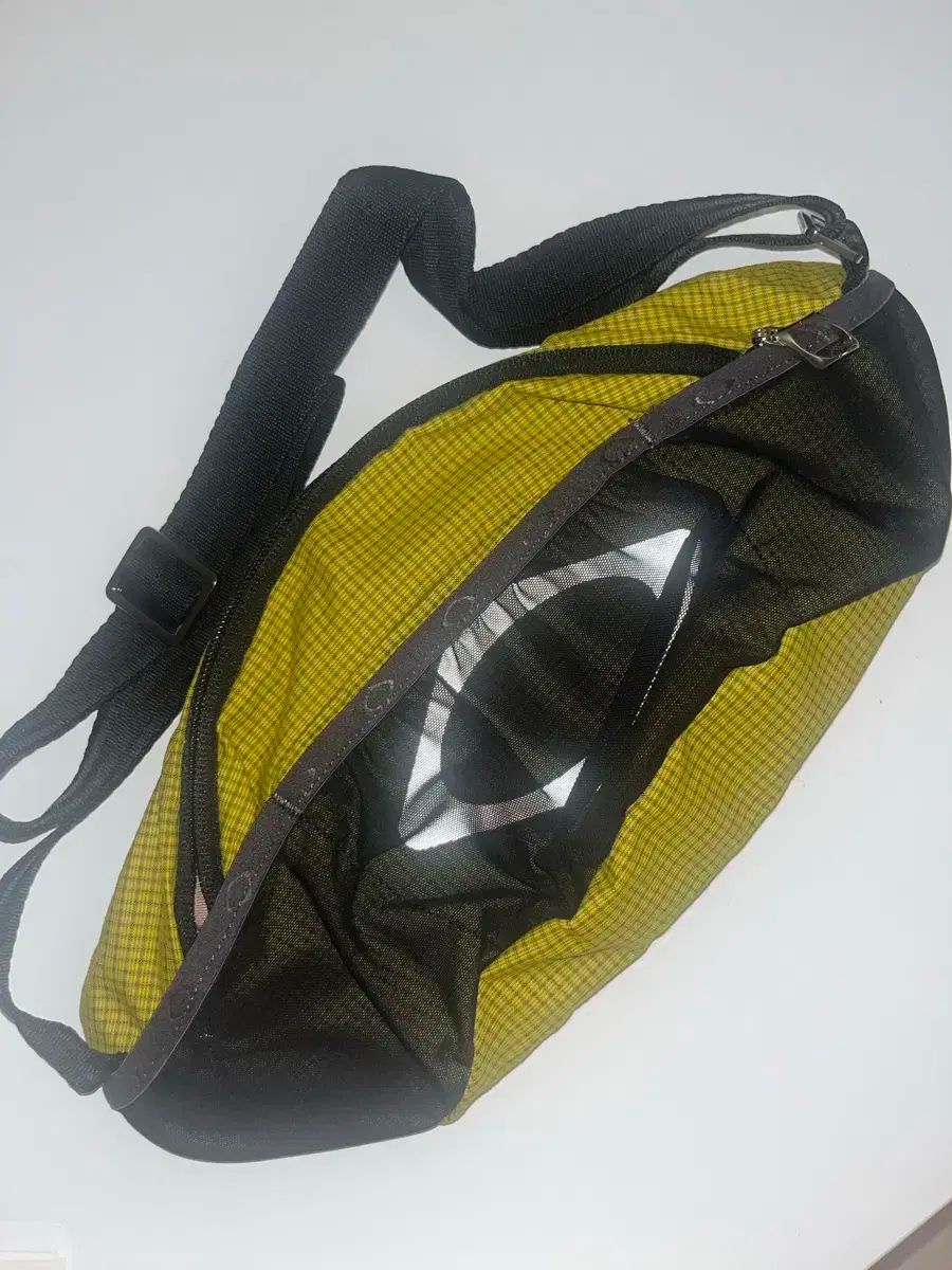 ミスチーフ MOUNTAIN BAGUETTE BAG