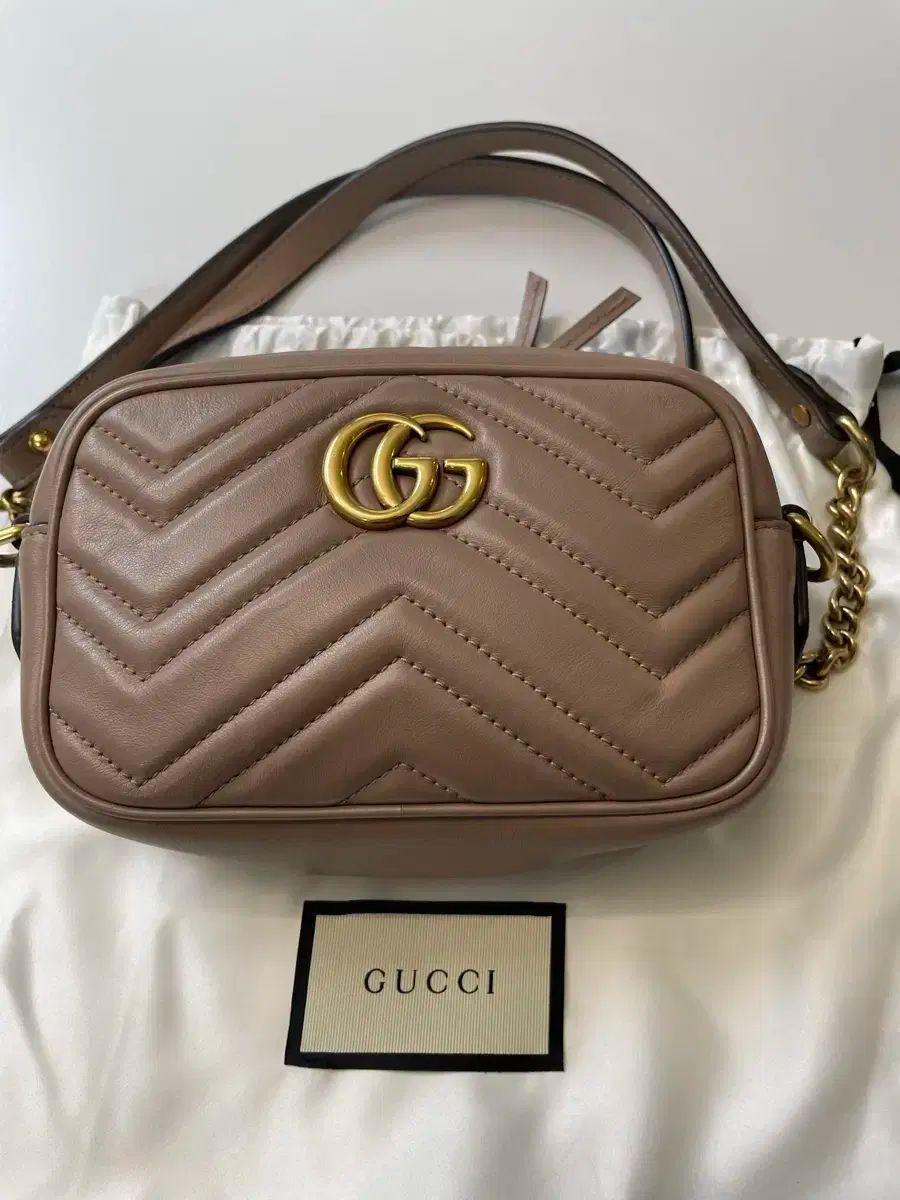 グッチ マーモント ミニ クロスバック ベージュ