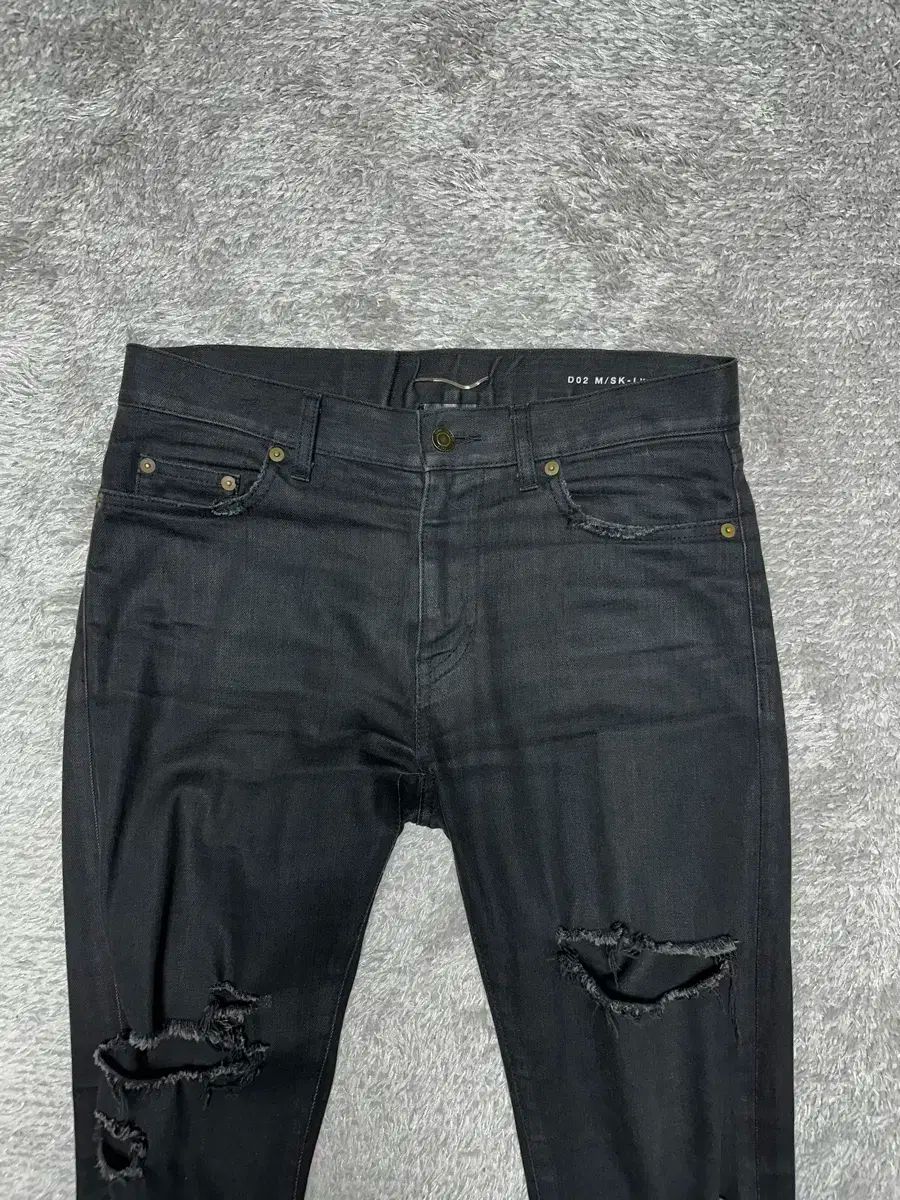 30 Saint Laurent サンローラン 15S S SUPER ダメージジーンズ