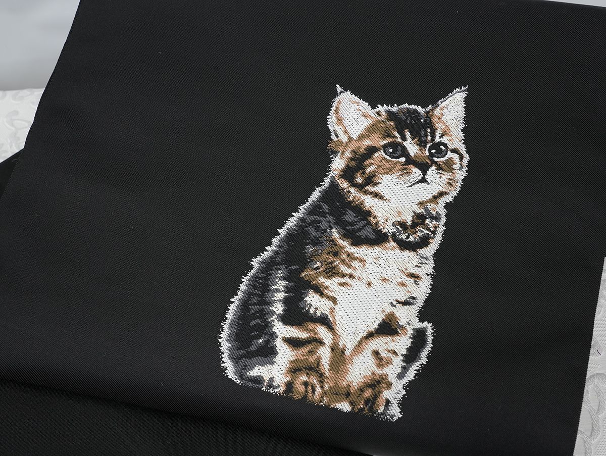 新品未仕立 西陣織 九寸 名古屋帯 黒地 リアル猫 黒地 仕立代込み