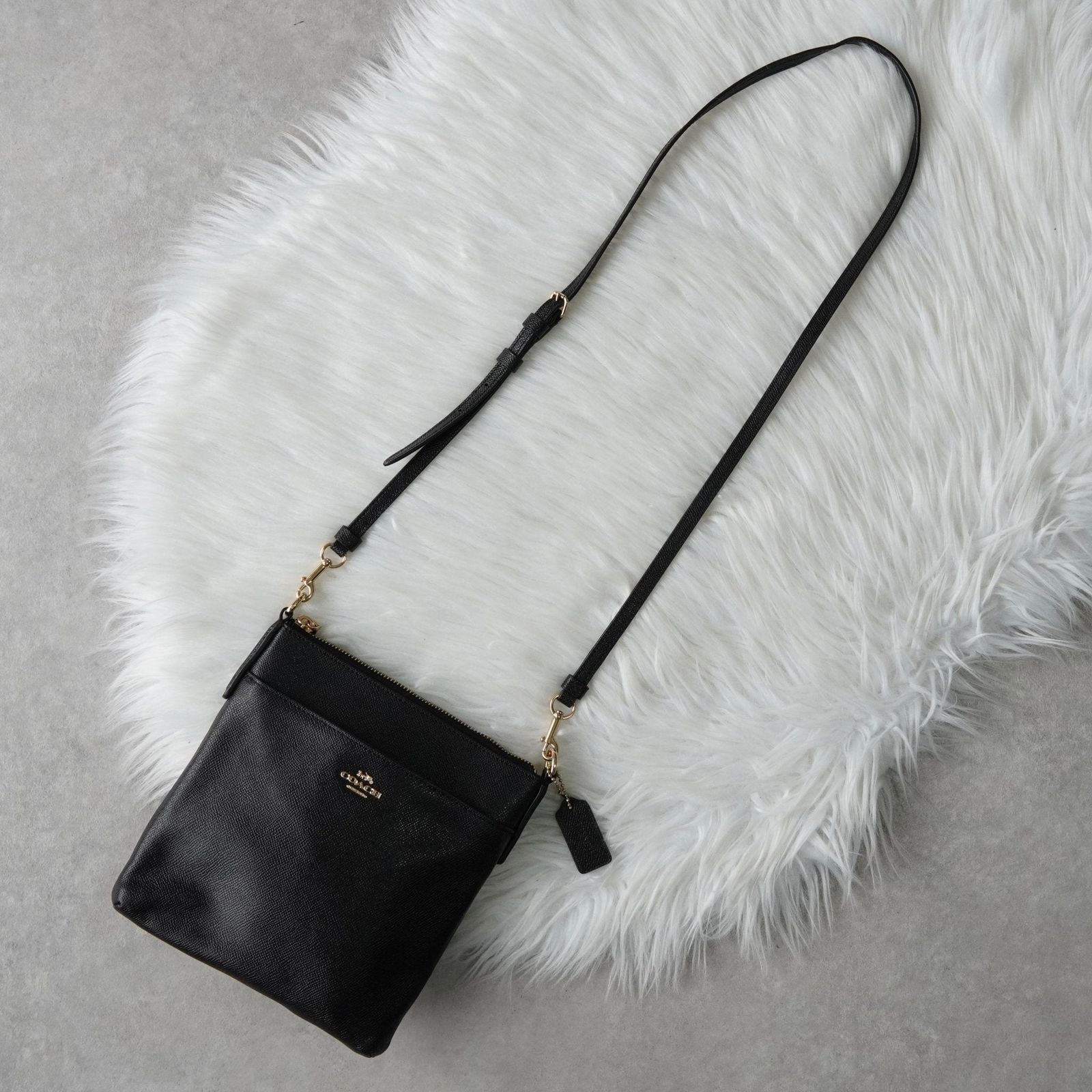 コーチ ショップ ロゴ ショルダーバッグ ポシェット ブラック COACH