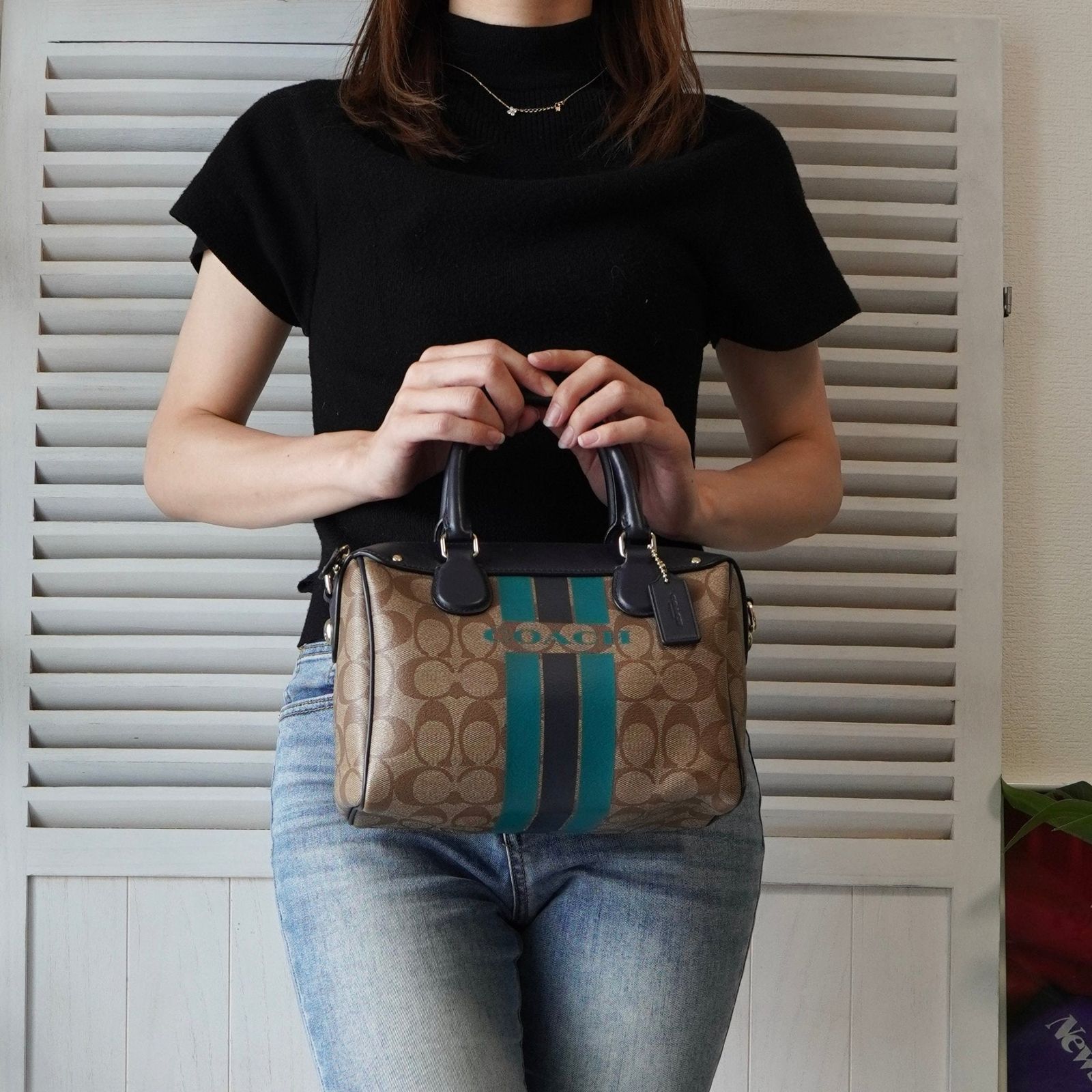 【極美品】COACH PVC レザー ワンハンドル ハンドバッグ シグネチャー BlackFriday限定割引30％オフ】コーチ シグネチャー ストライプ PVC