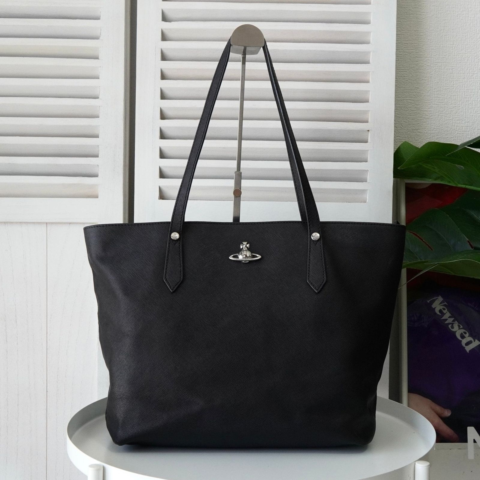 ヴィヴィアン ウエストウッド オーブ レザー トートバッグ ブラック