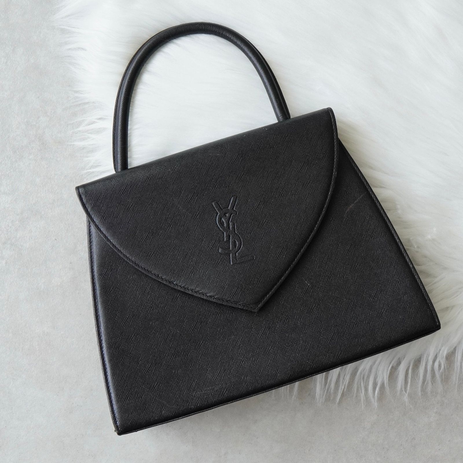 YvesSaintLaurent イヴサンローラン エンボスロゴ ハンドバッグ イヴサンローラン ヴィンテージ エンボス YSLロゴ レザー ハンドバッグ