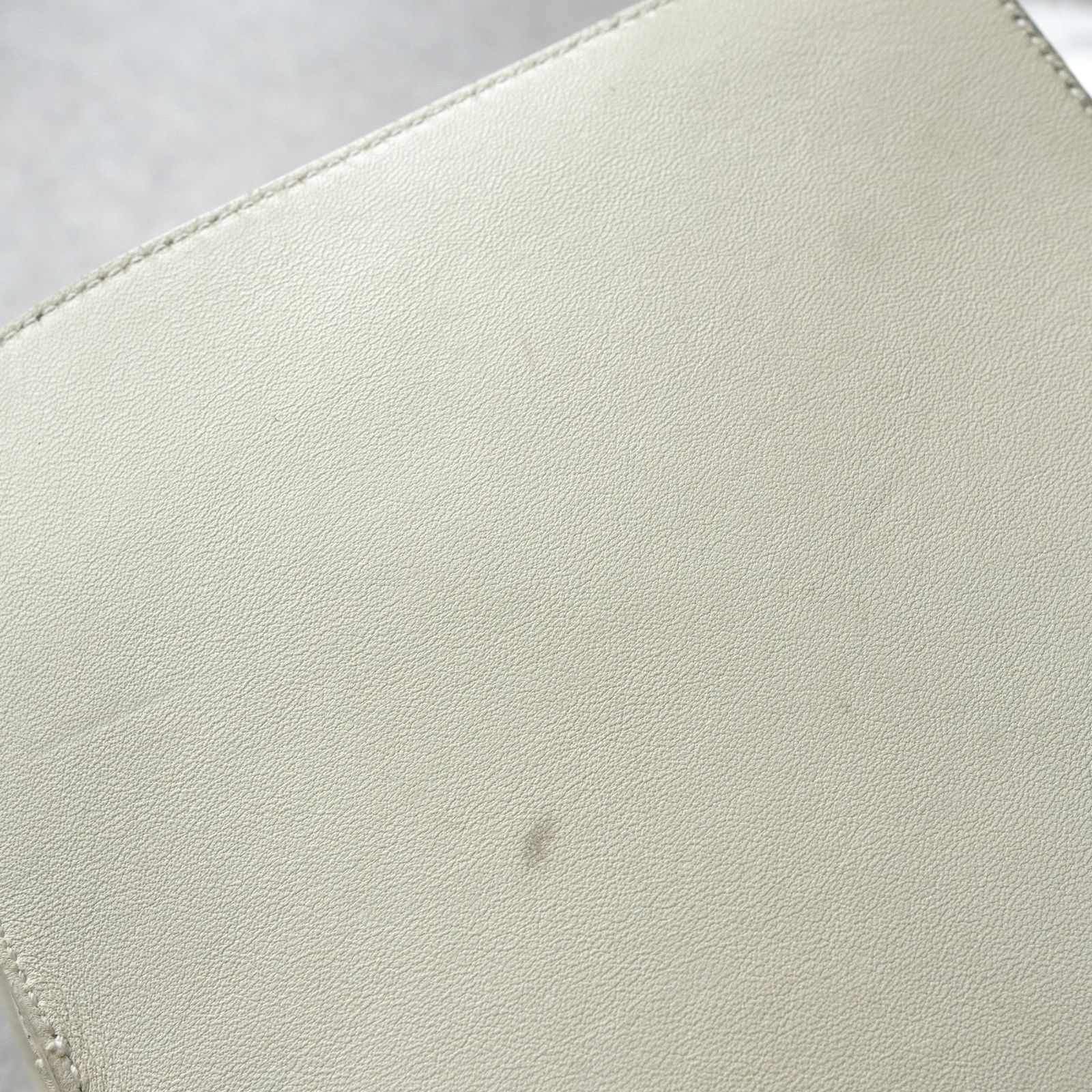 ショルダーバッグ オフホワイト