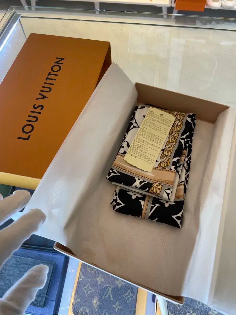 Louis Vuitton ルイヴィトン バンド