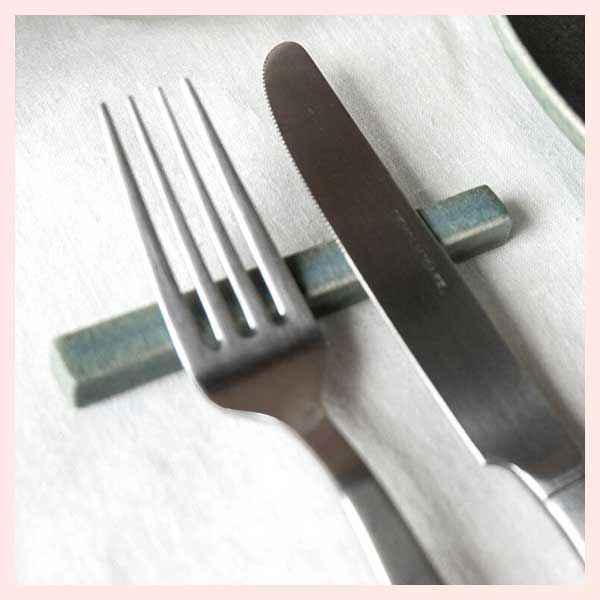 10個セット TEIBAN WARE ナイフレスト 淡青磁 信楽焼 陶器 シリーズ 感 高品質 レトロモダン シンプル 定番 業務用 和食店 料亭 旅館 まとめ買い お祝い 四角形 長方形 棒状 カトラリーレスト 枕 置き