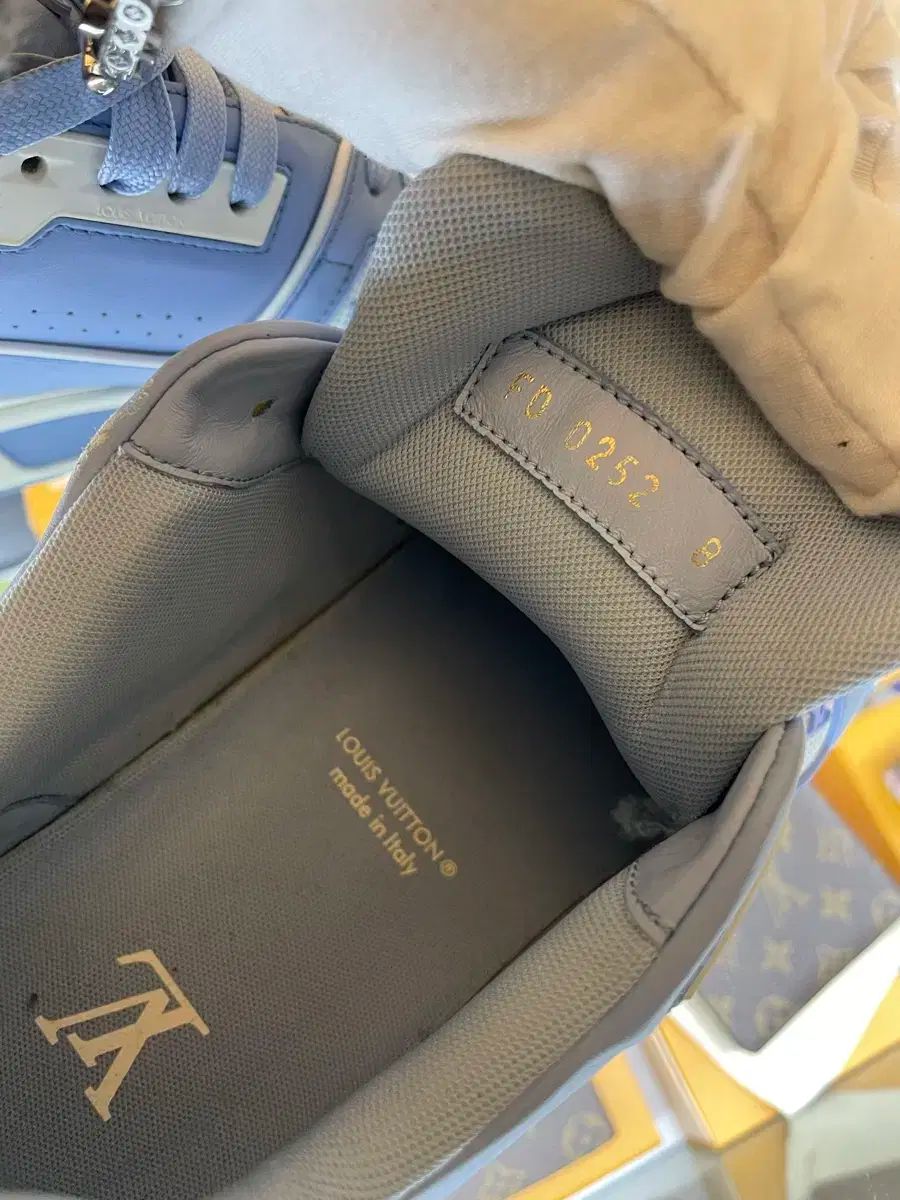 8size Louis Vuitton ルイヴィトン スニーカー ODELLYA_COM