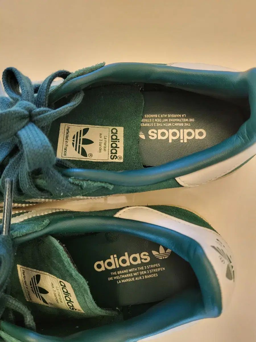アディダス スーパースター グリーン スウェード