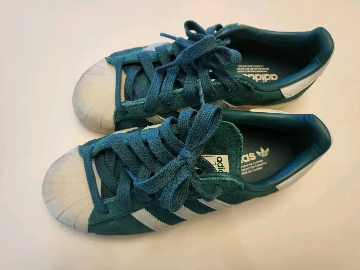 アディダス スーパースター グリーン スウェード