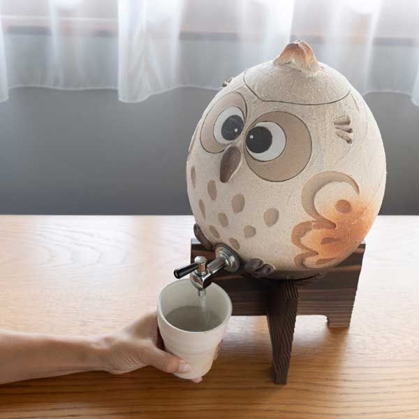 焼酎サーバー まんまるふくろう 4.5L 信楽焼 陶器 レトロモダン 多孔質 寝かせる まろやか 美味しく 梟 宅飲み 会 パーティー お酒 感 高品質 お店 居酒屋 業務用 呑み屋 ギフト プレゼント かわいい 個性的