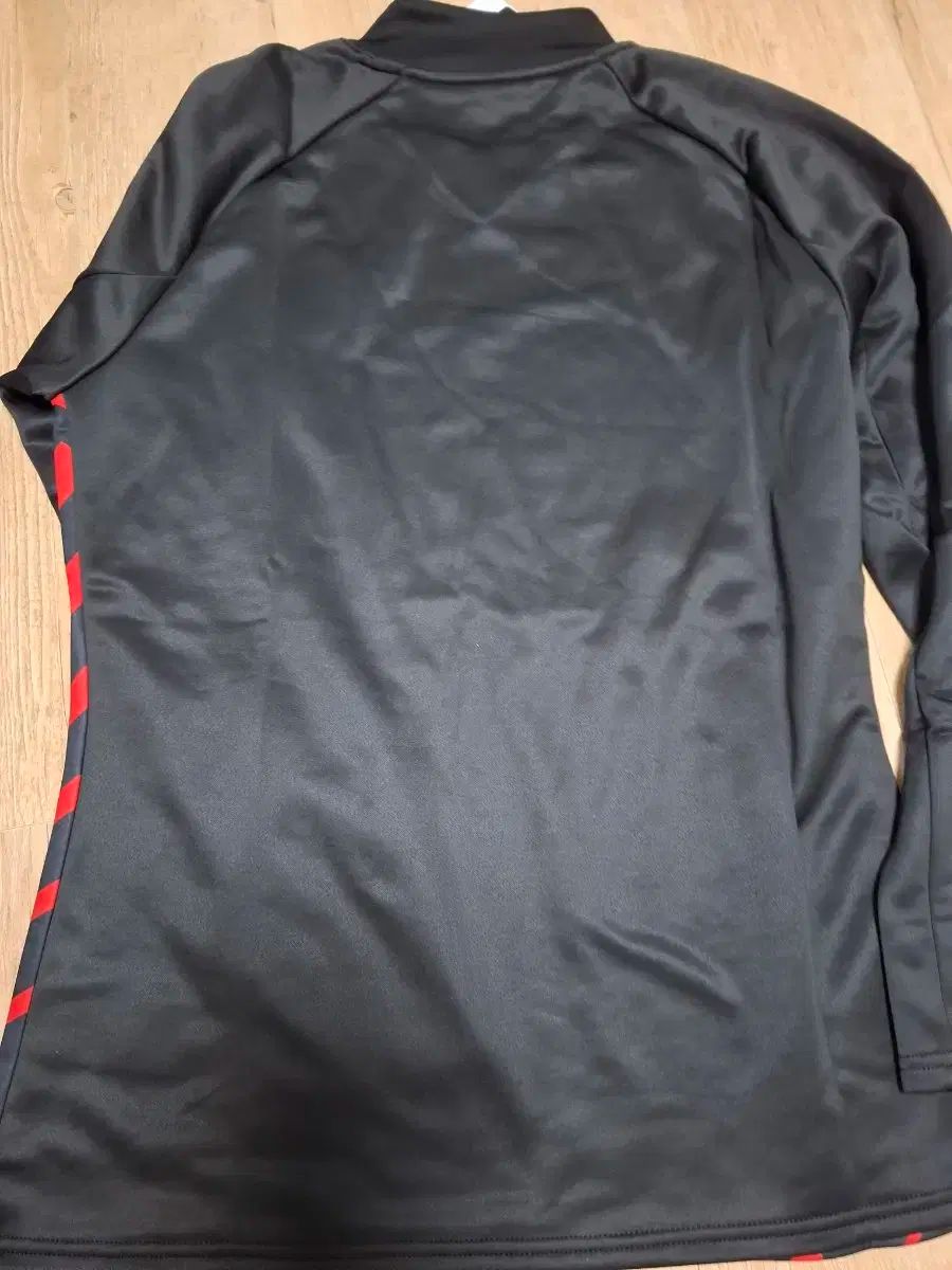 PUMA ACミラン トレーナー トップス