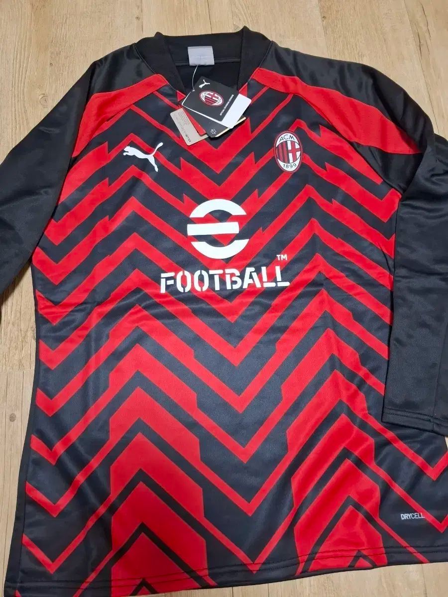 PUMA ACミラン トレーナー トップス