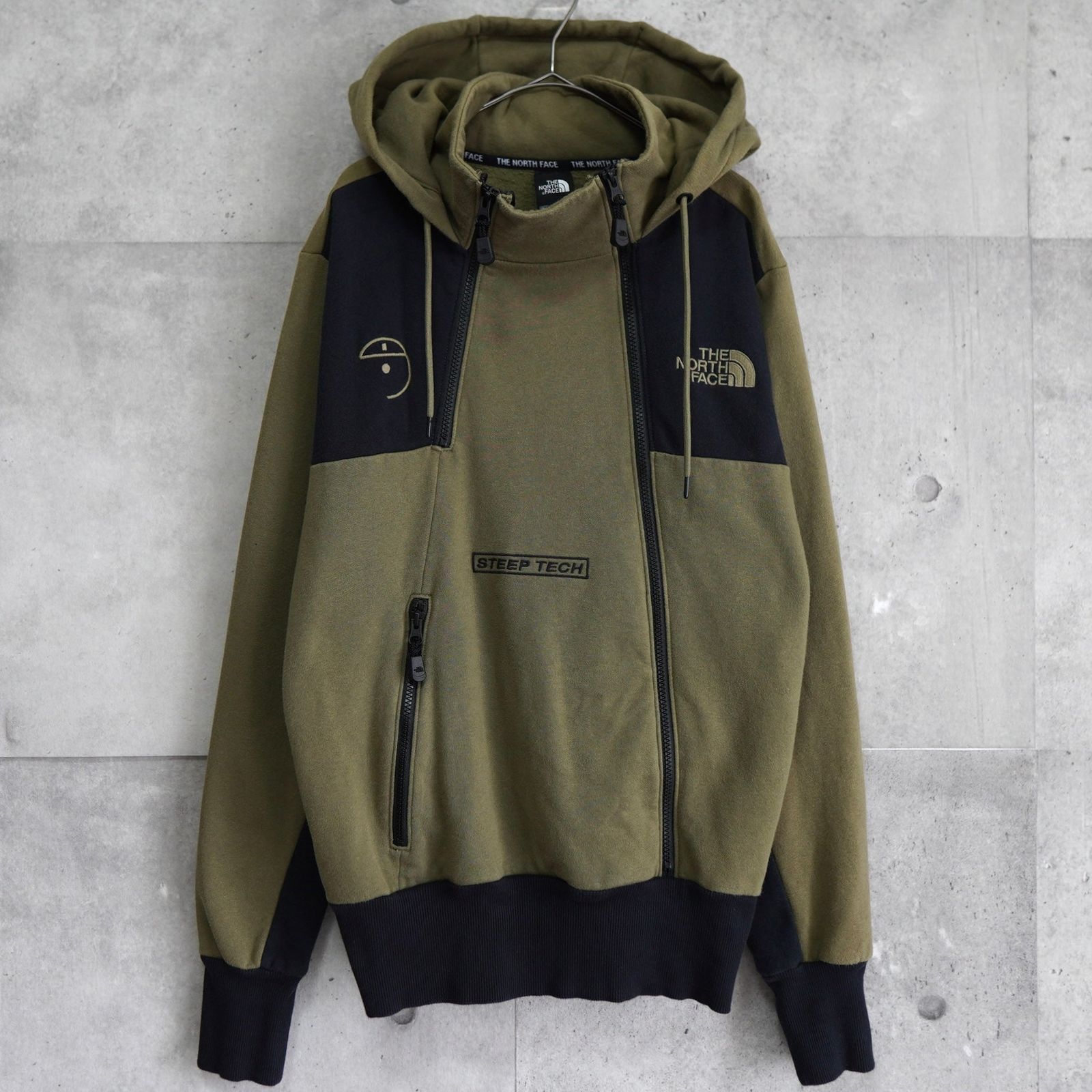 ザ ノースフェイス パーカー スティープテック ロゴ刺繍 カーキ