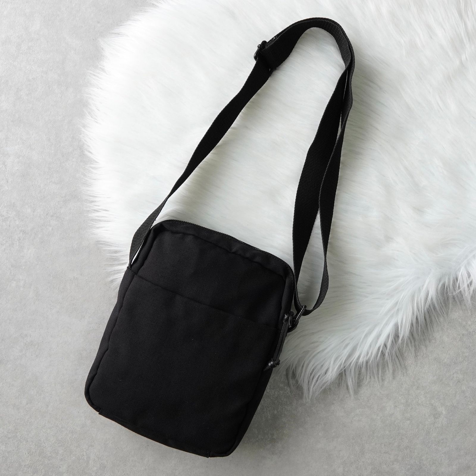 ナイロンキャンバス ショルダーバッグ