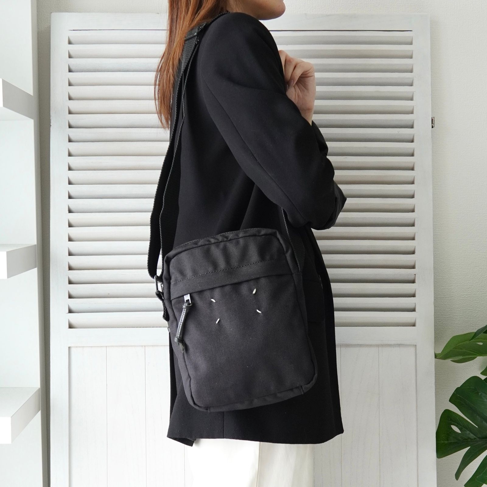 メゾン マルジェラ 4ステッチ 四つタグ ナイロンキャンバス ショルダーバッグ ブラック