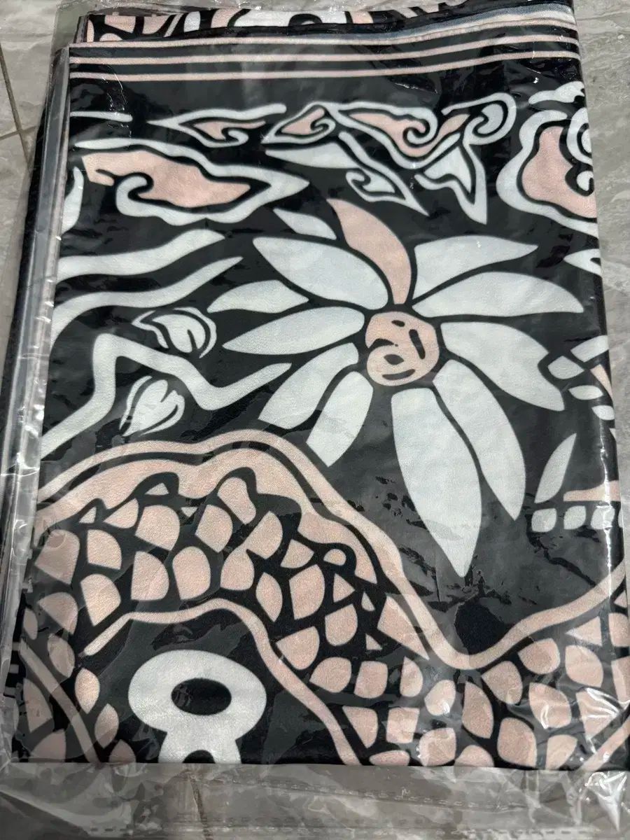 G-DRAGON ジードラゴン ウィーバーメンシュ スカーフ ブラック