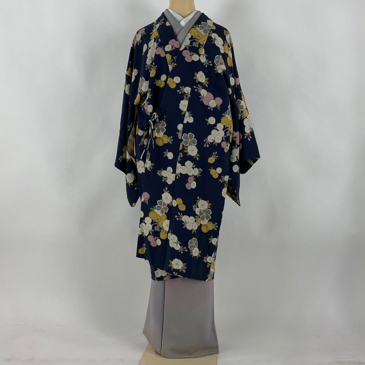 道中着 身丈106 5 cm 裄丈68 L 和装コート 桜 金彩 紺色 正絹