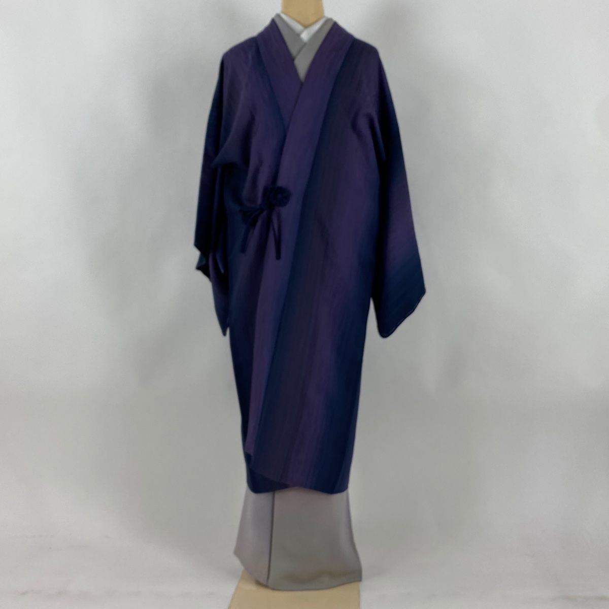 道中着 身丈111 5 cm 裄丈67 M 和装コート 地紋 ぼかし 紫 正絹