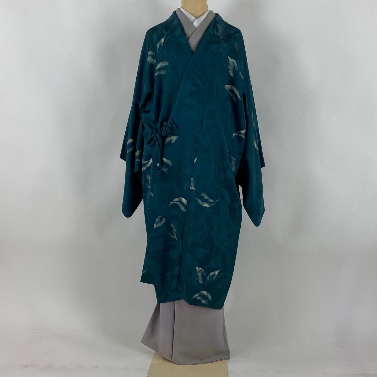道中着 身丈110.5 cm 裄丈69 L 和装コート 葉 銀彩 青緑 正絹