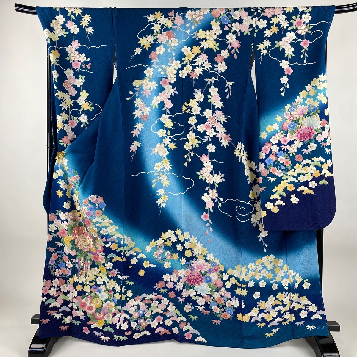 振袖 身丈167 cm 裄丈71.5 L 袷 牡丹 花丸文 金通し 金彩 藍色 正絹