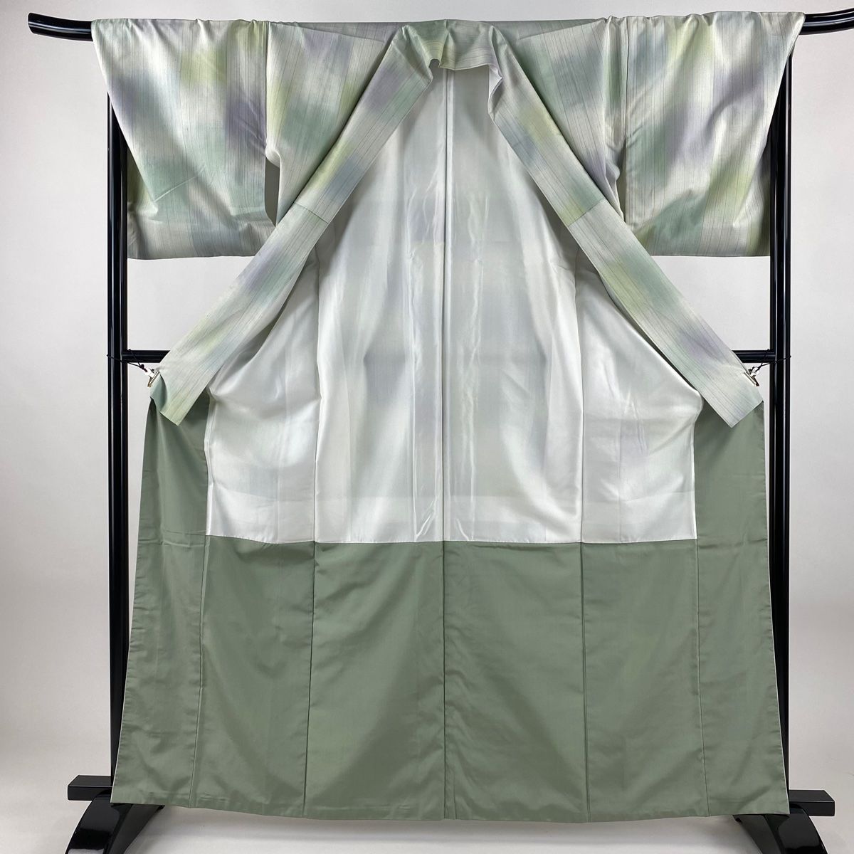  紬 身丈163 5 cm 裄丈70 L 袷 縦縞 幾何学模様 薄緑 正絹 紬 着物