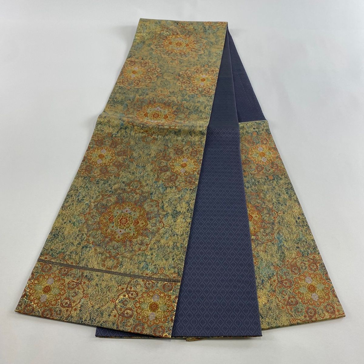 美品】 袋帯 秀品 服部織物 落款 華文 更紗 金糸 箔 金色 六通 正絹