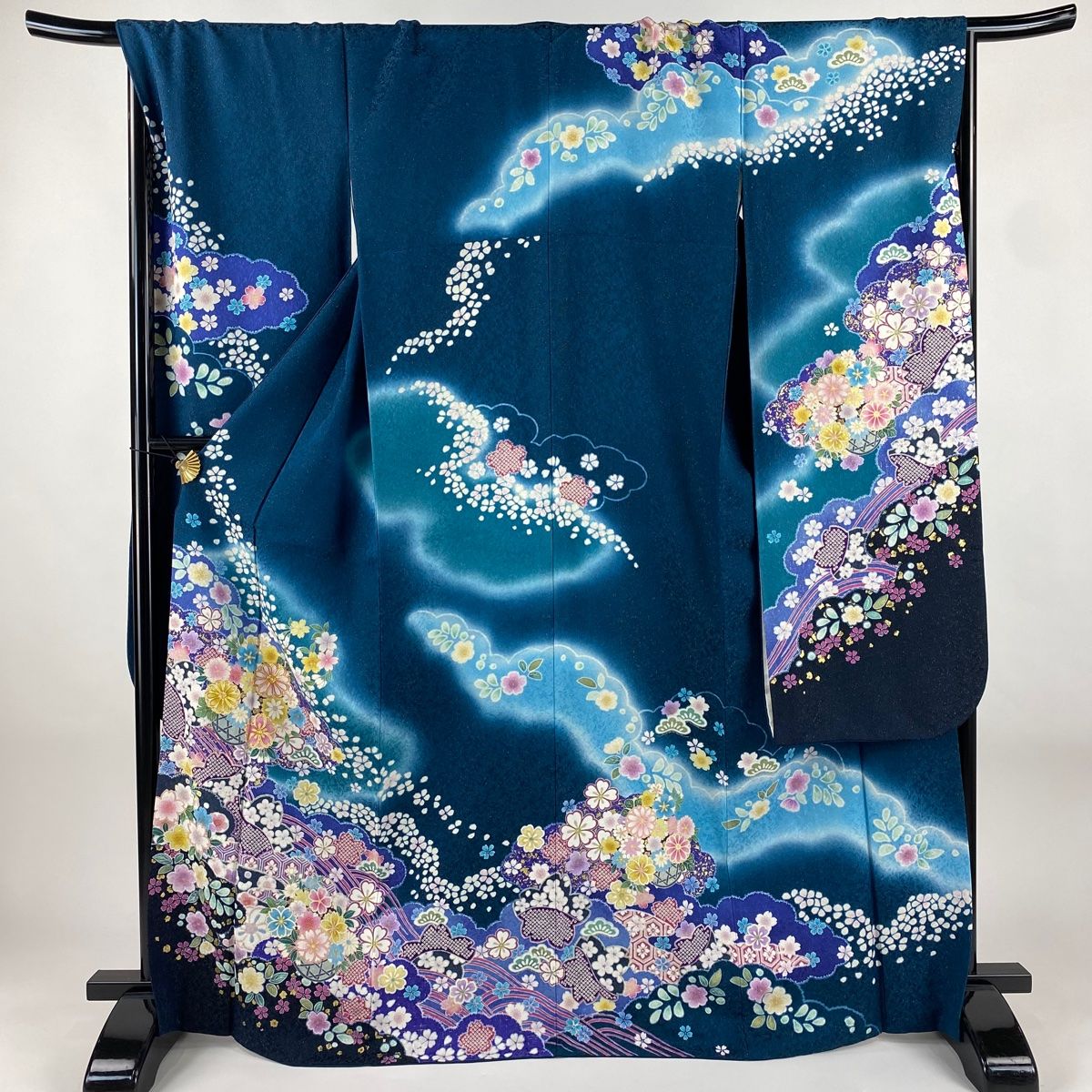 振袖 身丈168 cm 裄丈69.5 L 袷 雲文 桜 金通し 金彩 紺色 正絹