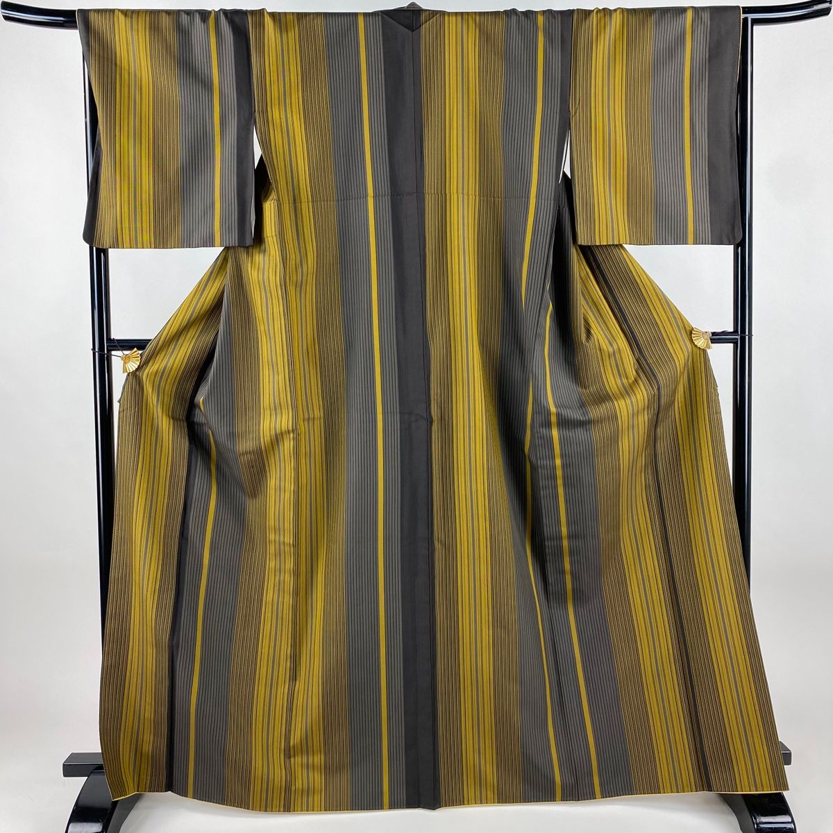 お召 身丈166 cm 裄丈67 M 袷 縦縞 灰茶 正絹