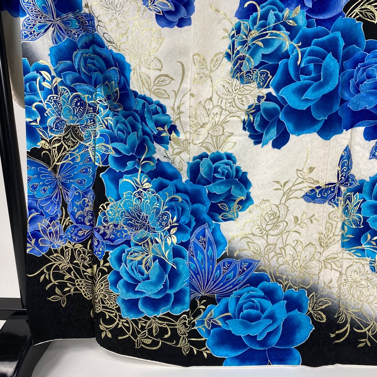 振袖 身丈166 cm 裄丈67 5 L 袷 薔薇 蝶 銀通し 金彩 白 正絹