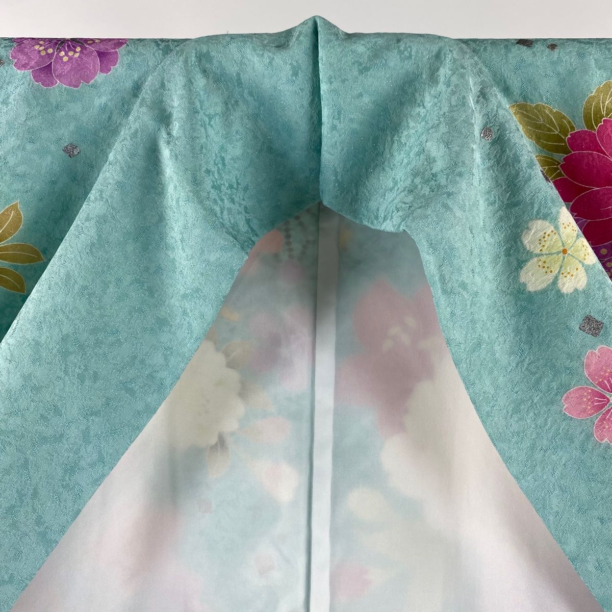  振袖 身丈165 5 cm 裄丈66 M 袷 牡丹 鞠 銀通し 金銀彩 青緑 正絹 振袖 着物