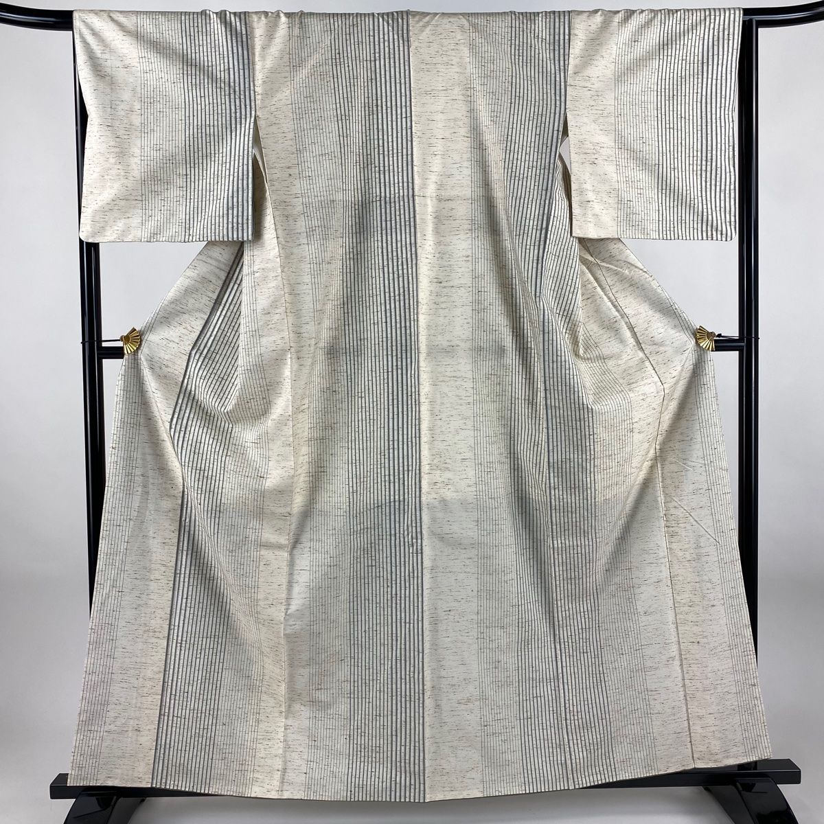 紬 身丈160 cm 裄丈65.5 M 袷 ぜんまい織間道 落款 灰白 正絹