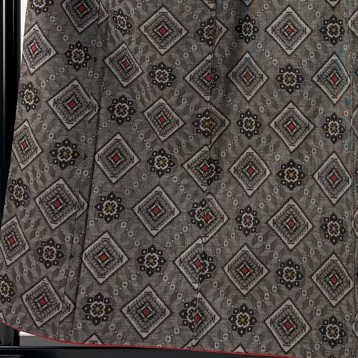 紬 身丈159 cm 裄丈64 5 M 袷 華文 幾何学模様 焦茶色 正絹