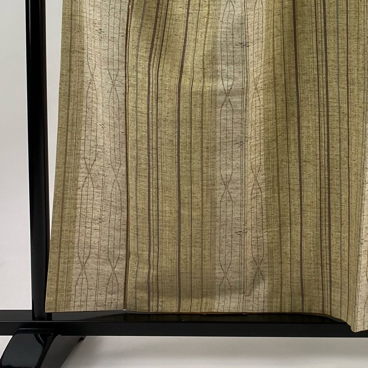 紬 身丈158 5 cm 裄丈64 M 袷 縦縞 幾何学模様 薄茶色 正絹